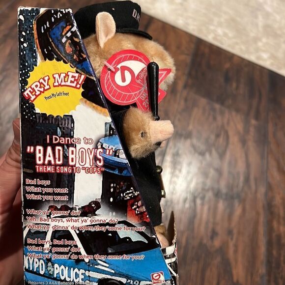 NIB New Gemmy DANCING HAMSTER Sarge Police Bad Boys Song no batteries - Picture 3 of 9